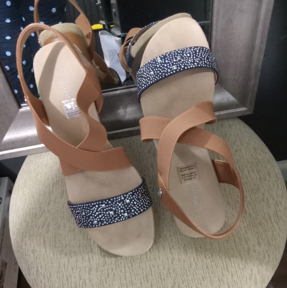Shoes - Picture 2 of 16